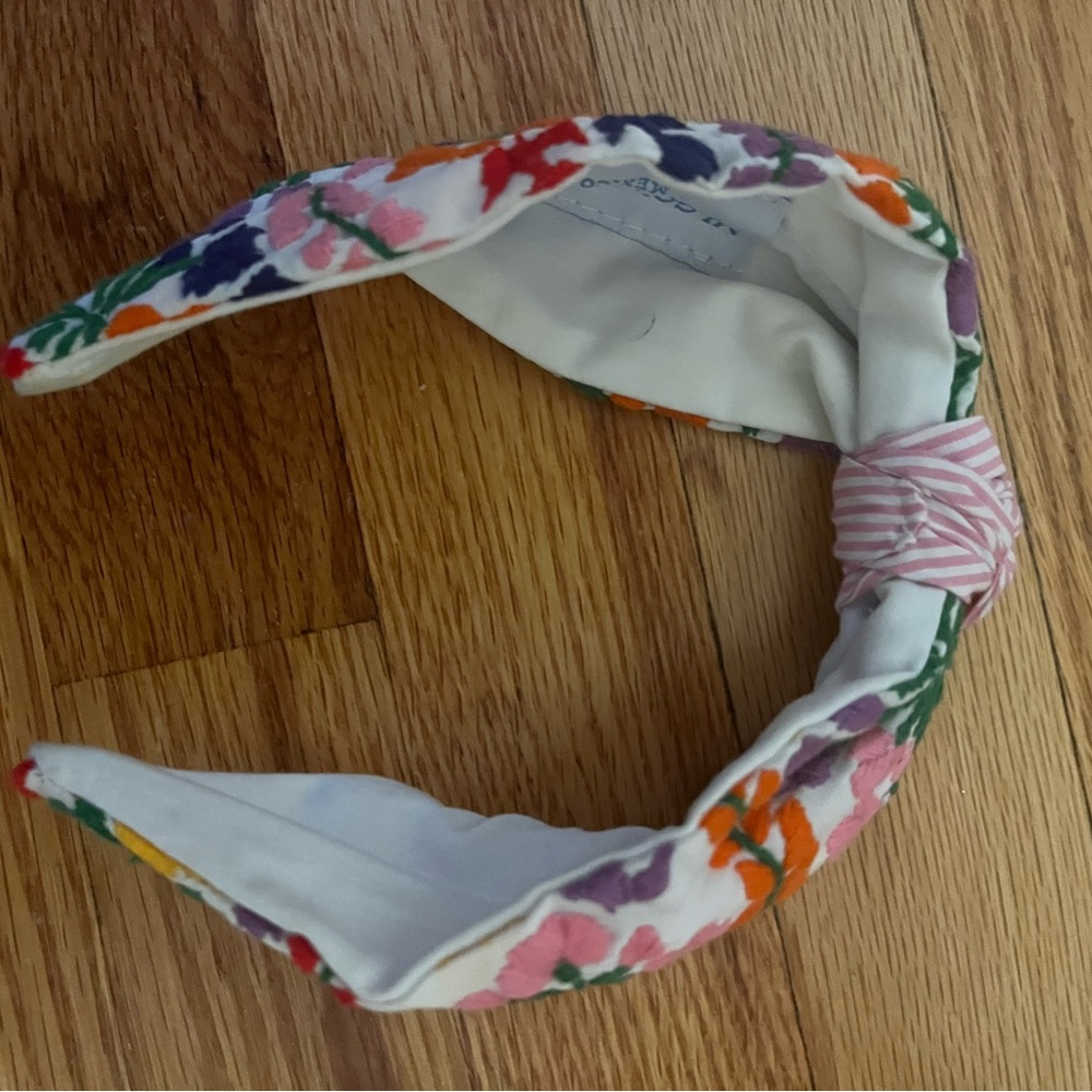 Mi Golondrino embroidered knitted headband